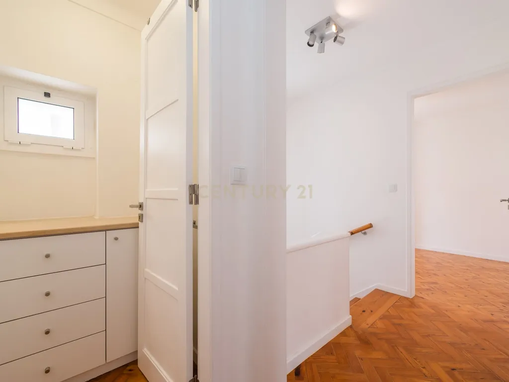 Moradia T3 + 1 Renovada com Jardim e Piscina em Penha de França, Lisboa - Image 66