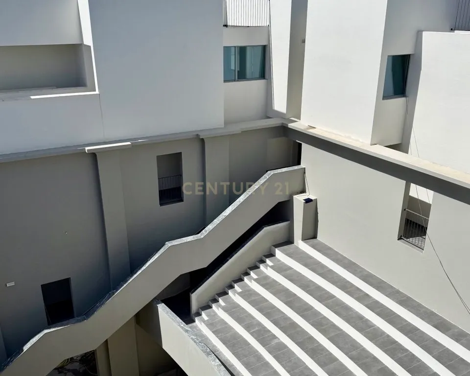 Apartamento Triplex T2 com Piscina Privada no Coração de Alcácer do Sal - Image 16