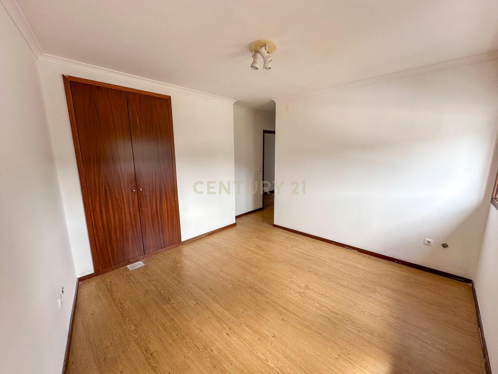 T2 ultimo piso junto ao centro- paredes - Image 20