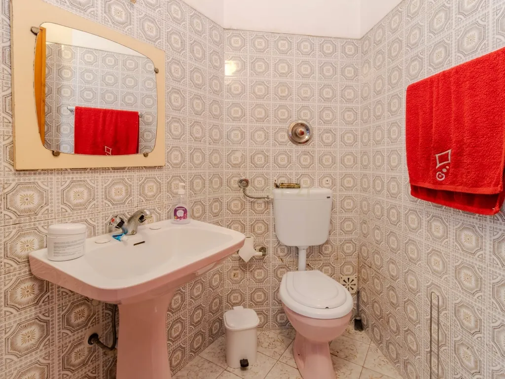 Moradia T3 + T1 + Espaço Comercial – Oportunidade Única no Centro da Vieira de Leiria - Image 33
