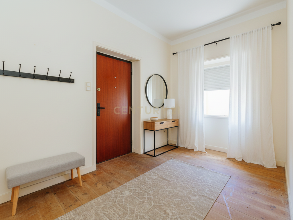 Apartamento T3 para Remodelação com Terraço | Alvito | Lisboa - Image 4