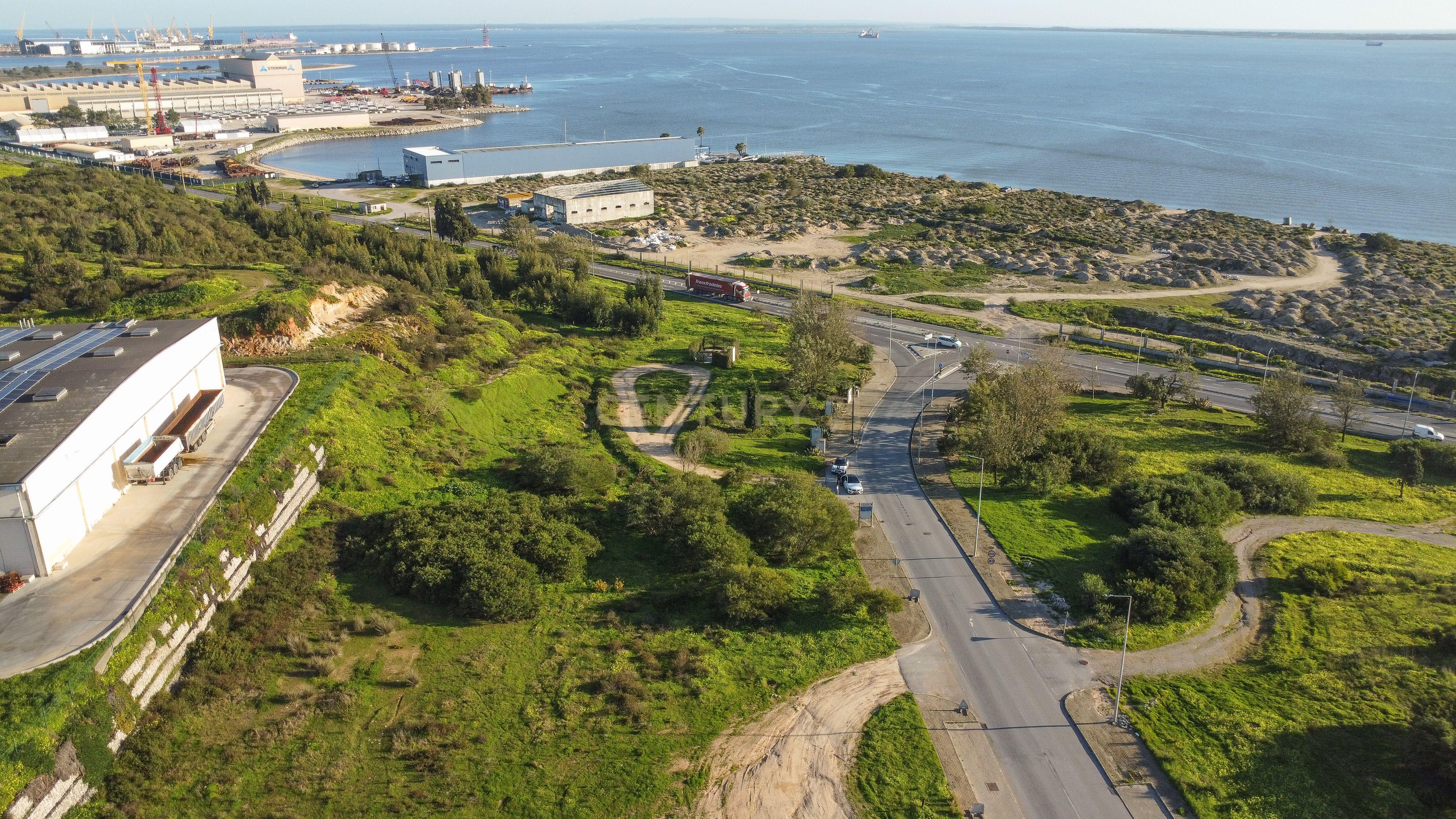 Fotografia 5 de Lote de terreno com 2.500 m², destinado a construção industrial- Parque Industrial SAPEC BAY, Setúbal