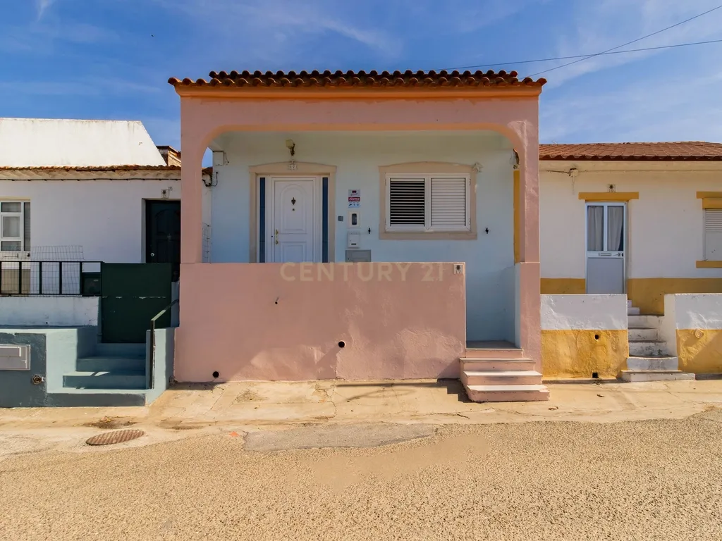 Moradia T3 com Quintal e Churrasqueira em Pombalinho, Santarém - Image 45
