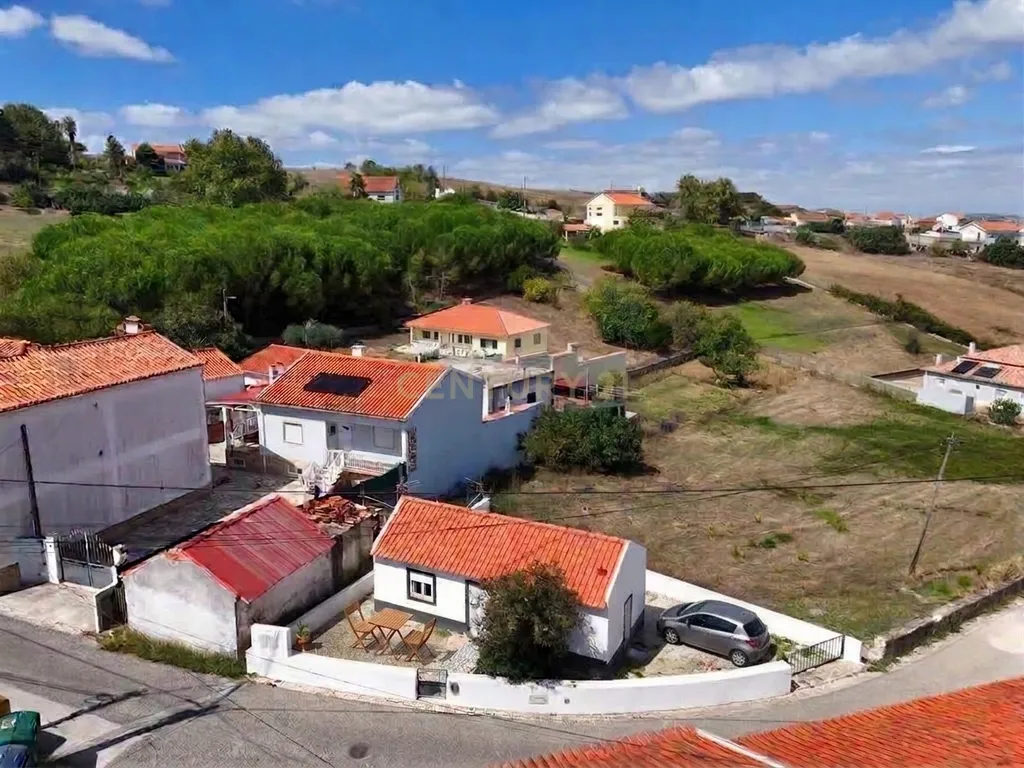 Moradia T1 Térrea Renovada com Espaço Exterior - Image 14