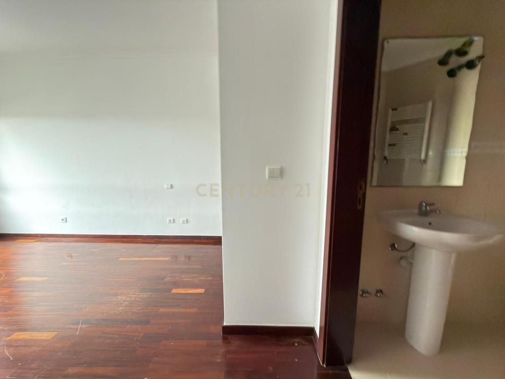 T2 com lugar de garagem ao GaiaShopping - Image 3