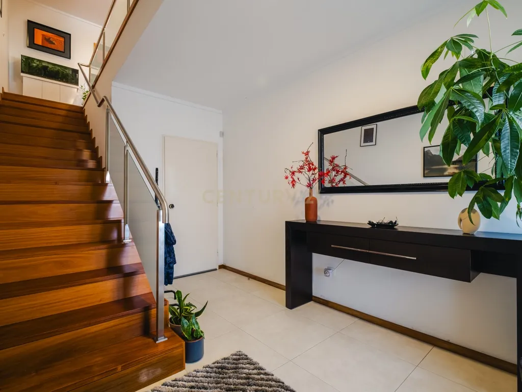 Moradia T4 com 255 m², Suíte Generosa, Jardim e Garagem para 3+ Viaturas | Astromil, Paredes - Image 51