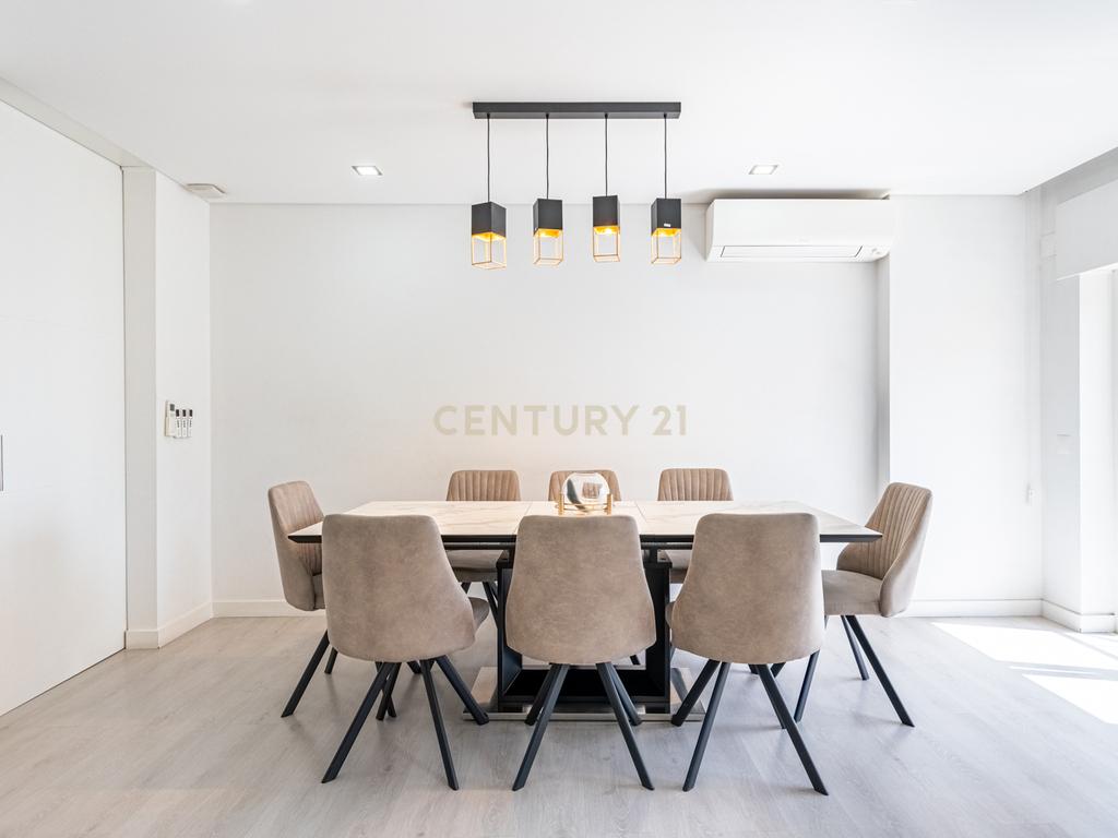 Apartamento T4 convertido em T3 com Closet e Box, Jardim da Radial - Image 4
