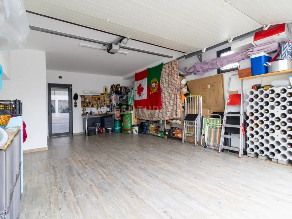 Excelente Moradia T3 Térrea SEMI-NOVA em Alcobaça com Jardim e garagem - Image 20