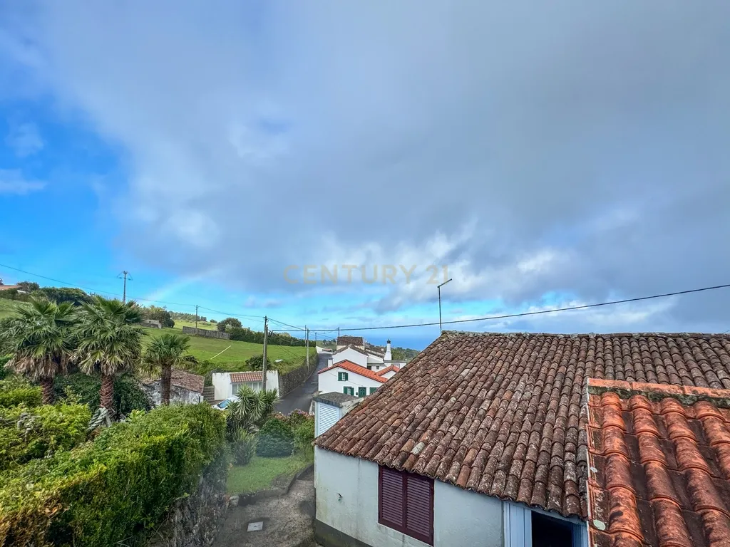 Moradia com vista mar no Nordeste – Rua do Cinzeiro, Pedreira - Image 11