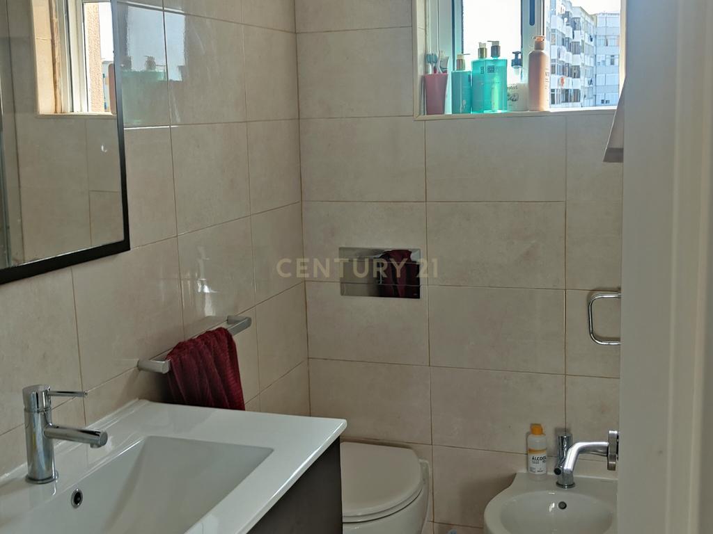 T1 Remodelado no Laranjeiro – Último Andar  - Image 11