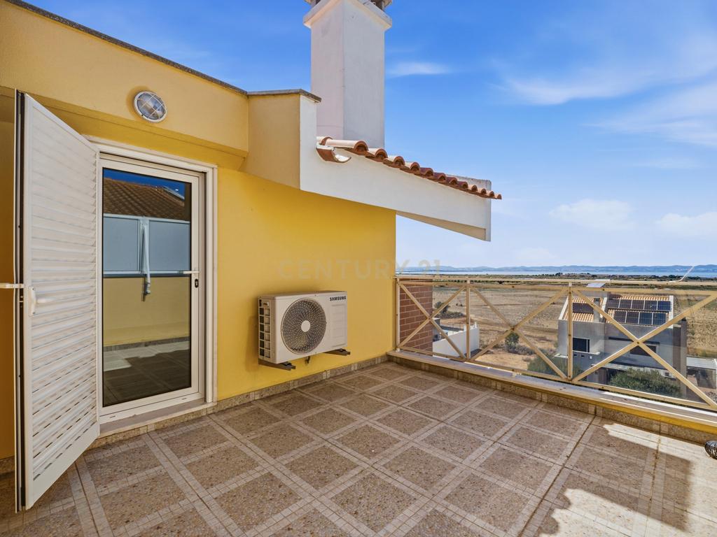 Duplex Exclusivo | 1 Quarto + 3 Suites | Terraços | Vista Panorâmica sobre o Estuário do Tejo - Image 25