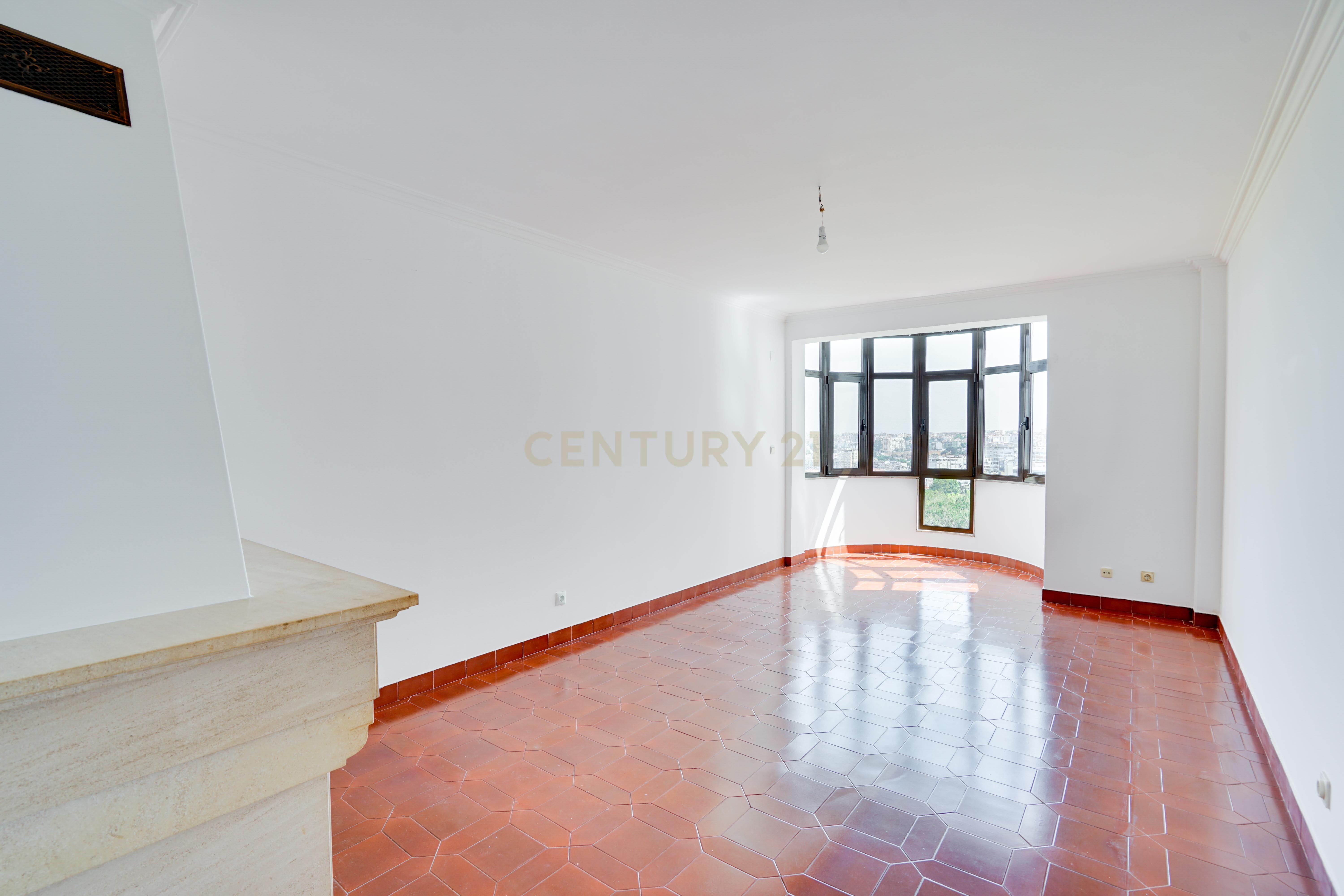 Fotografia 11 de Apartamento T2 em Almada