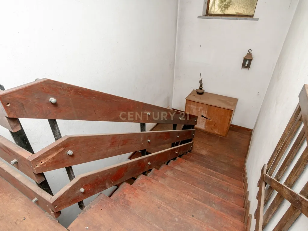 T6+1 em 1066 m2 de tranquilidade, para remodelar ou investir - Image 14