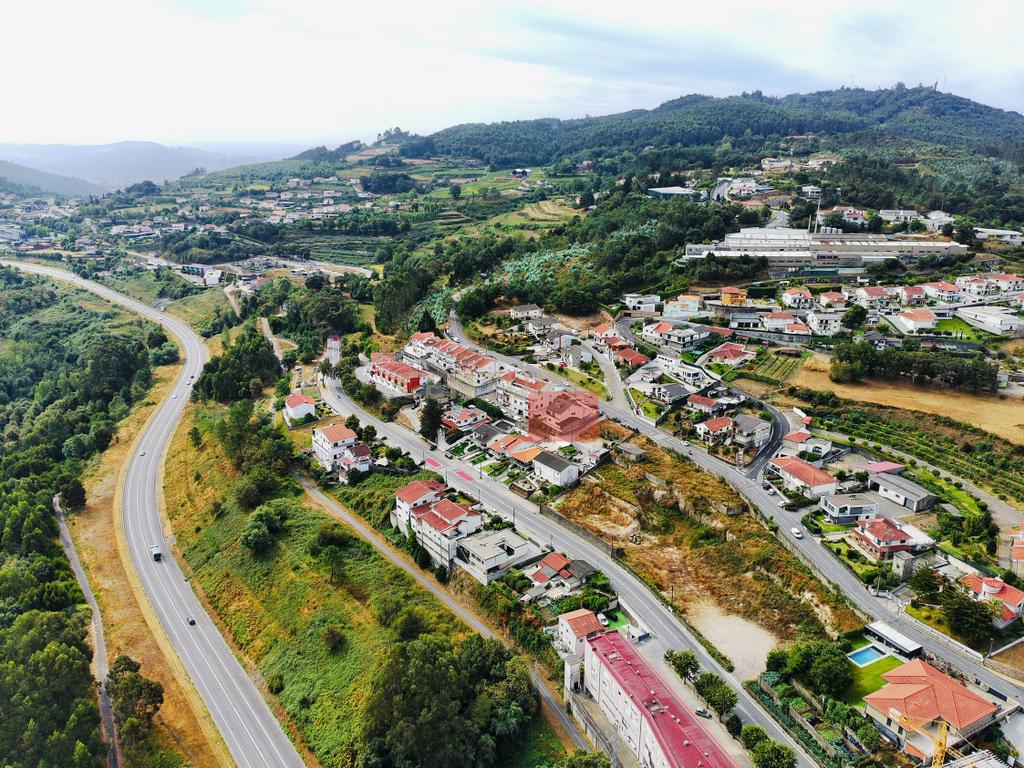 Moradia T6 Mesão Frio, Guimarães - Image 78