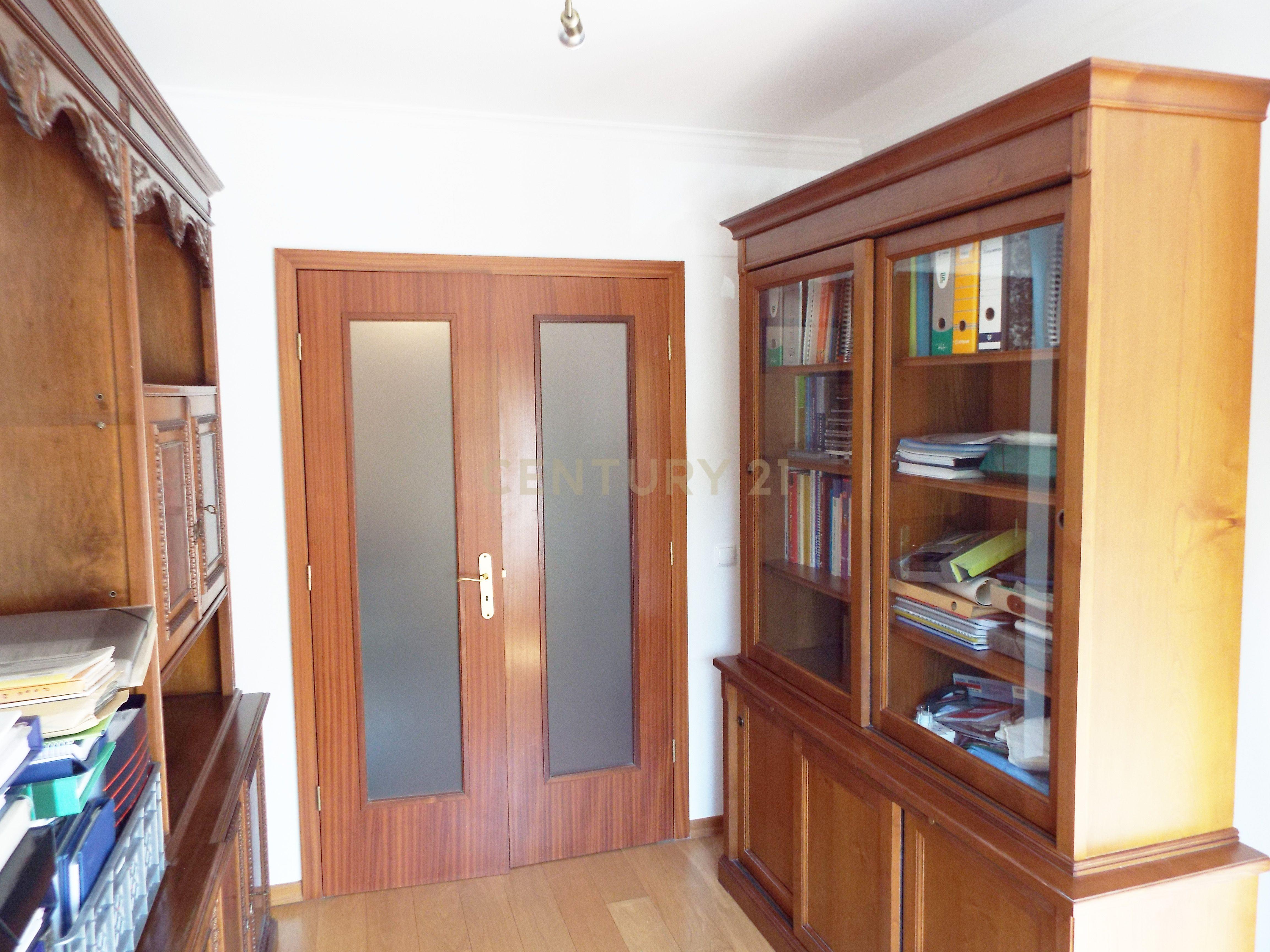 Fotografia 12 de Apartamento T4 Duplex com varandas e Terraço - Lugar de Garagem na cave em Condomínio Privado – Évora