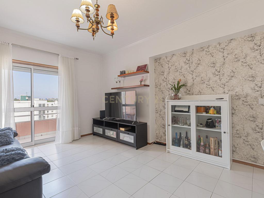 Magnífico apartamento T2 no Feijó - 1 andar com elevador  - Image 9