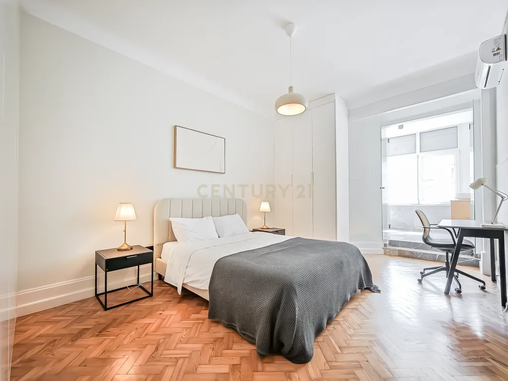 Apartamento T3 de Luxo na Av. Elias Garcia — Totalmente Mobilado e Pronto a Habitar - Image 19