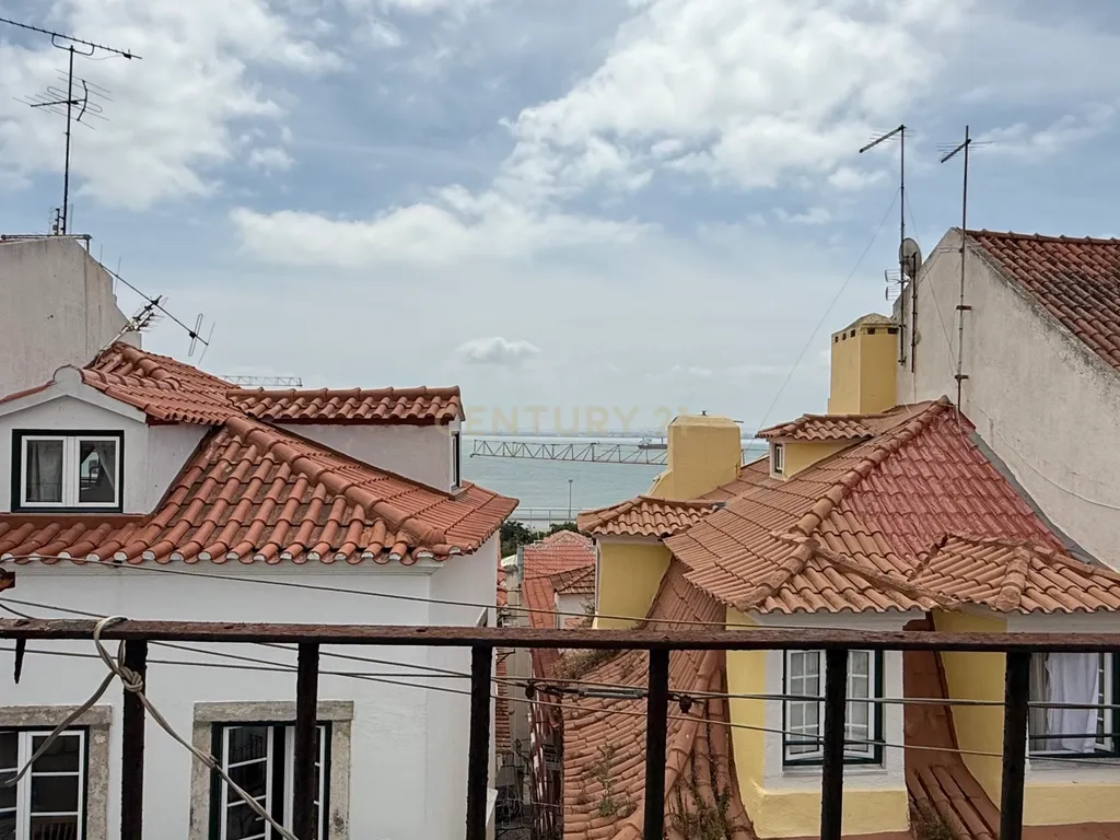Alfama – Prédio – Investimento - Image 1