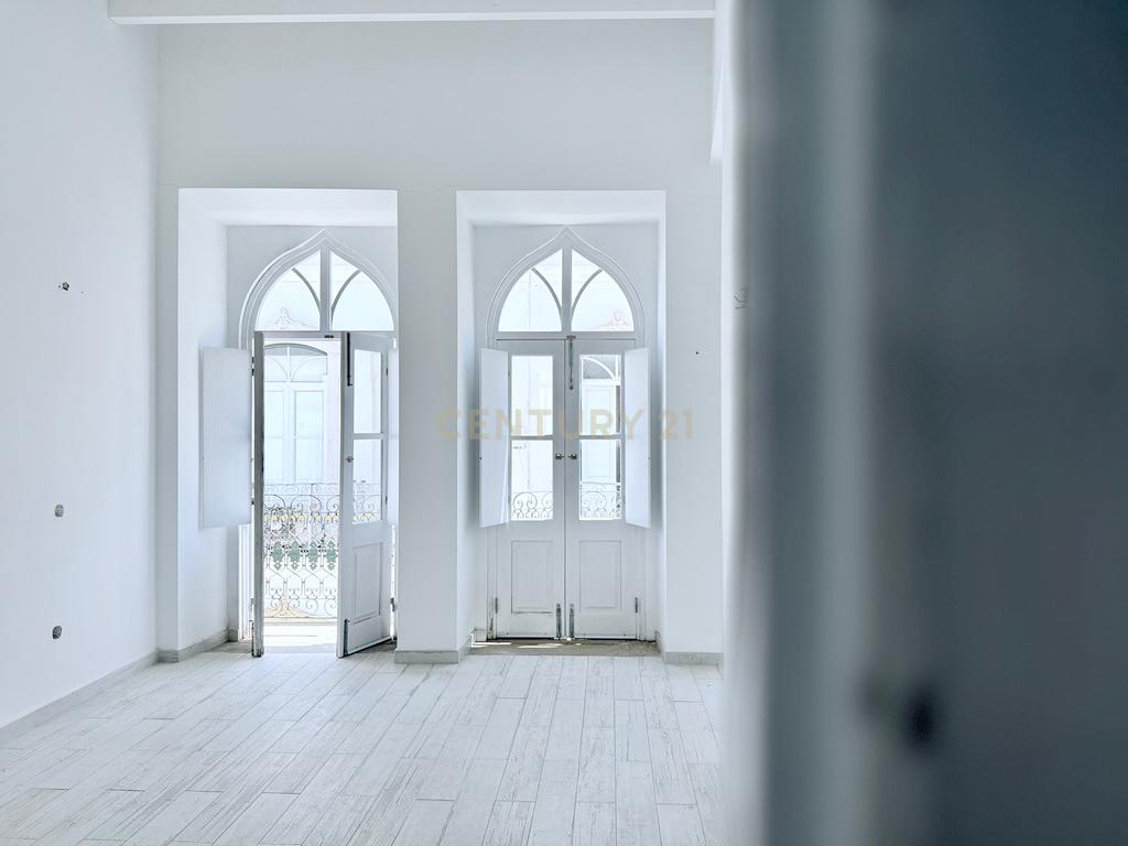 Apartamento T3 Duplex no coração da Baixa de Olhão - Image 7