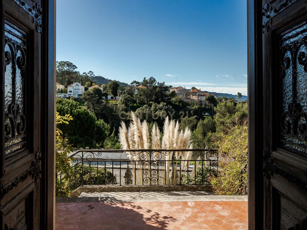 Palacete com 5 Quartos no Coração de Sintra - Image 18