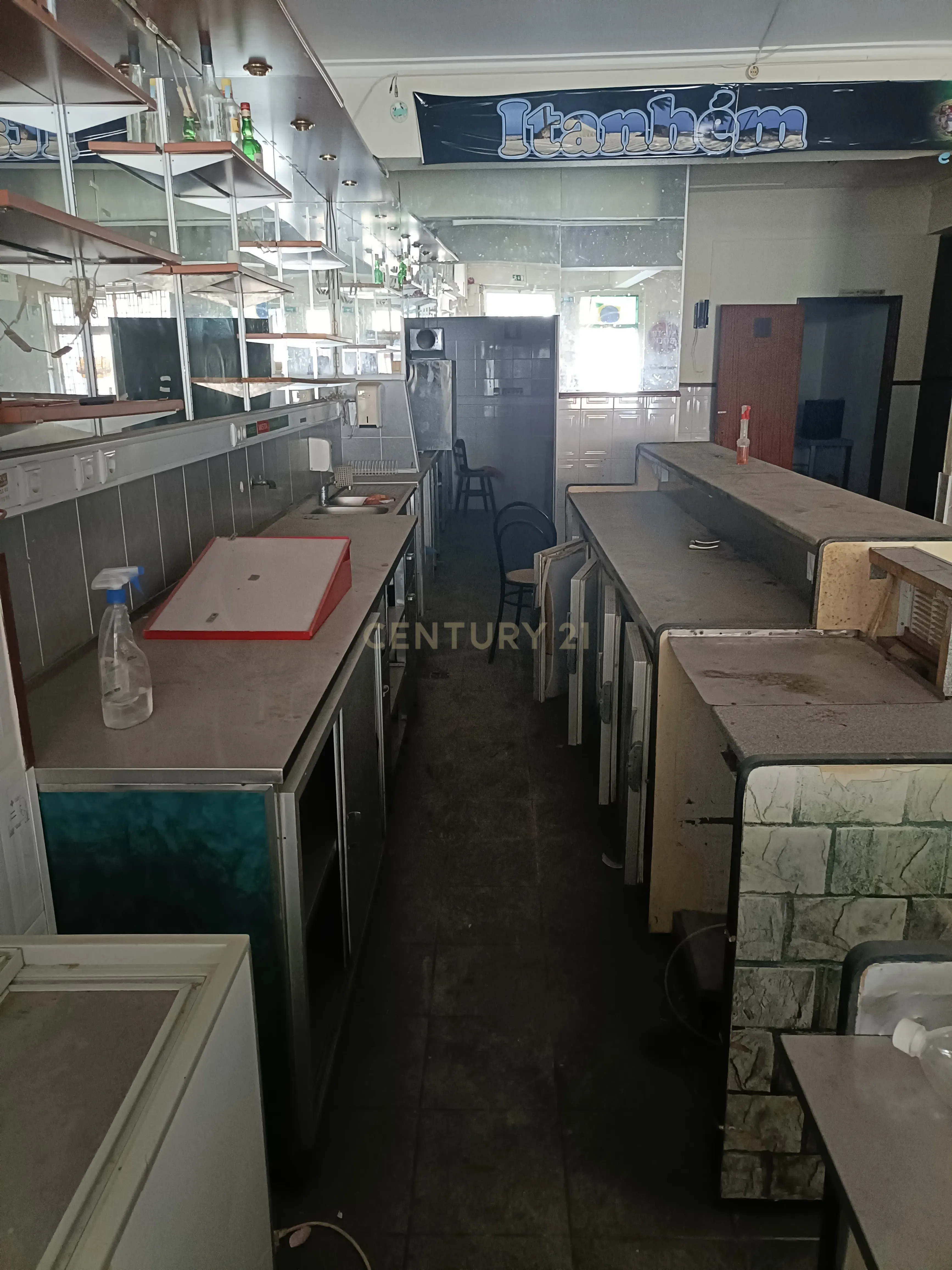 Espaço Comercial na Rua Passos Manuel, Alhandra - Image 8
