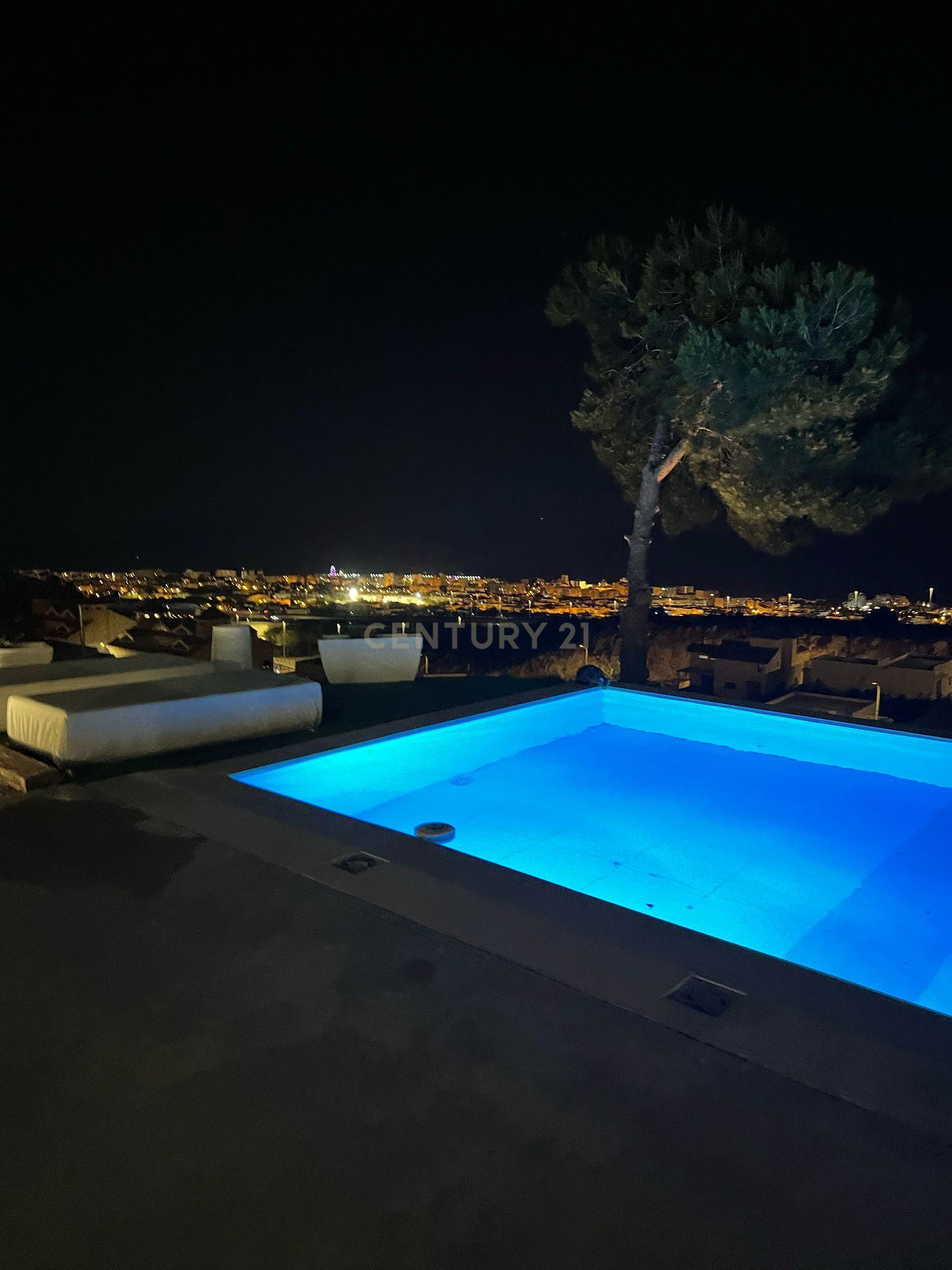 Luxuosa Moradia com Piscina e Jardim em Málaga, Andalucía - Image 21