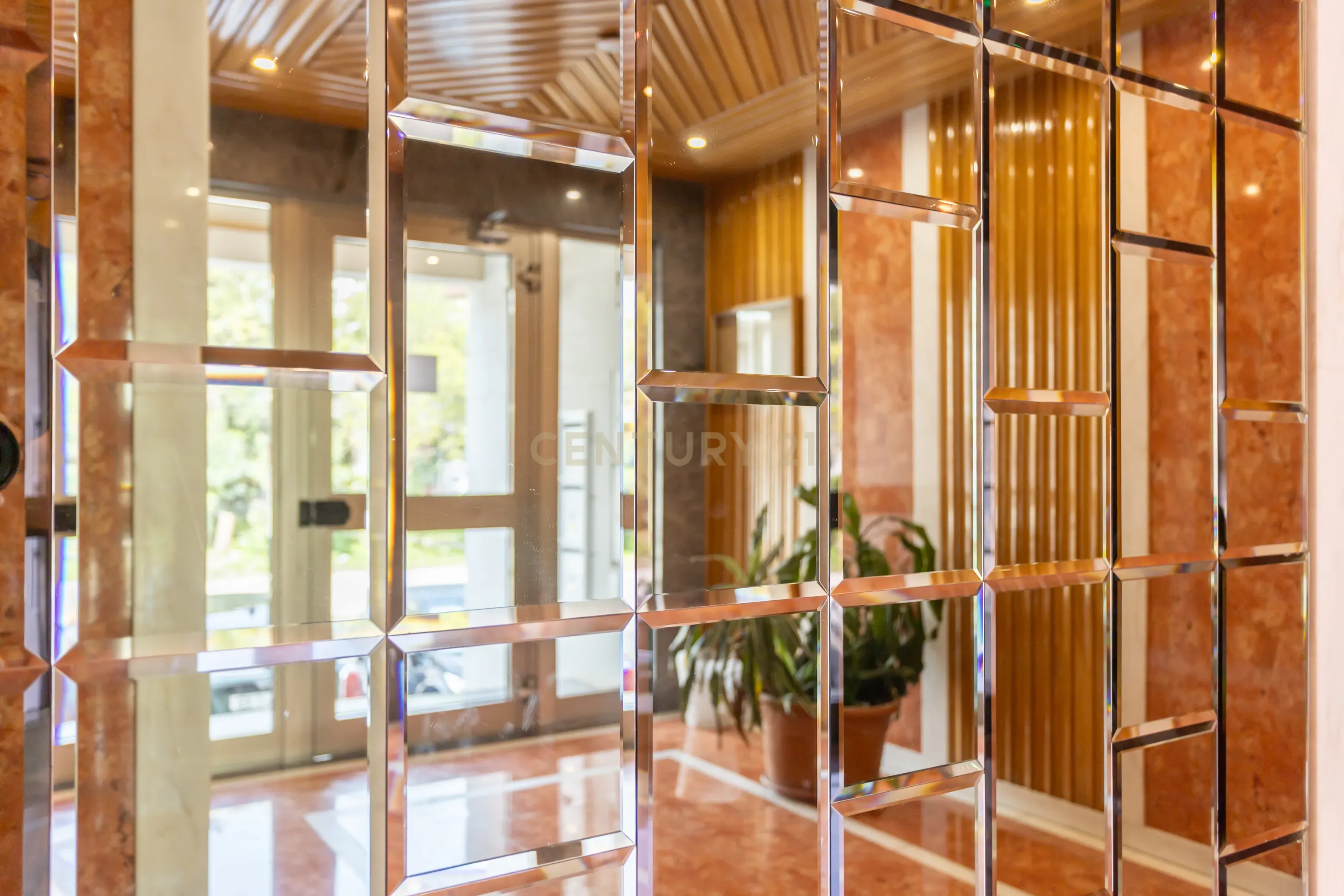 Fotografia 8 de Apartamento Duplex em Santo António da Caparica com 6 assoalhadas