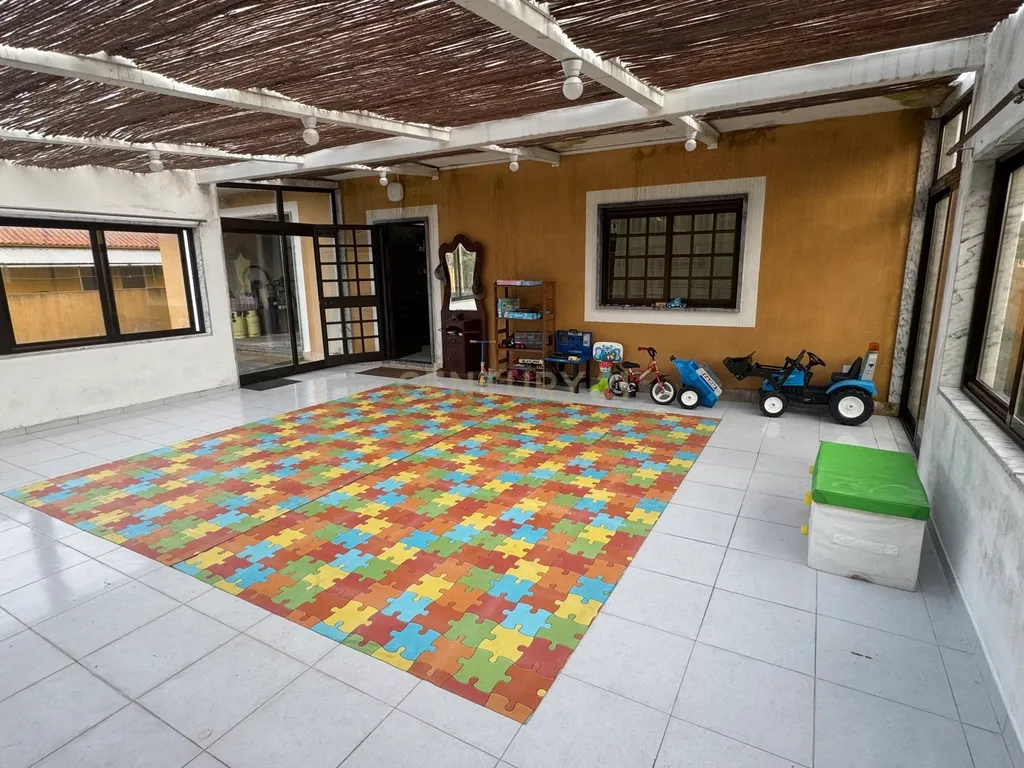 Espetacular Moradia T4 com Jardim e Vista Campestre em Alenquer - Image 39