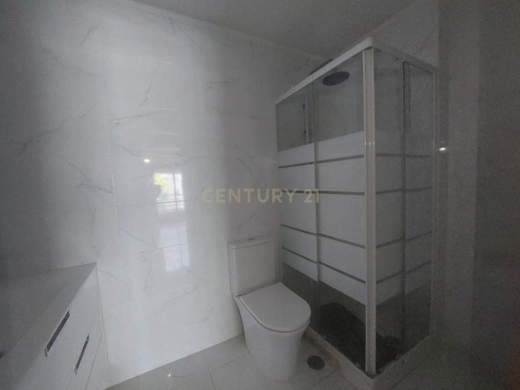 Apartamento T2 em Matosinhos com Garagem e Varanda - Image 13