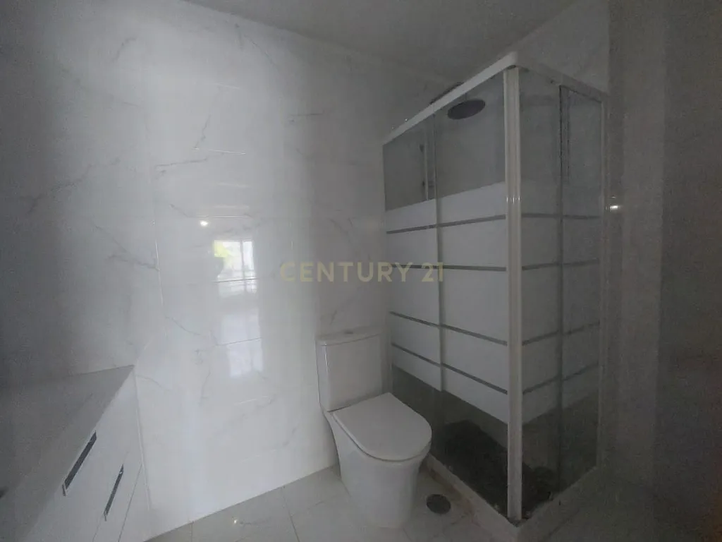 Apartamento T2 em Matosinhos com Garagem e Varanda - Image 13