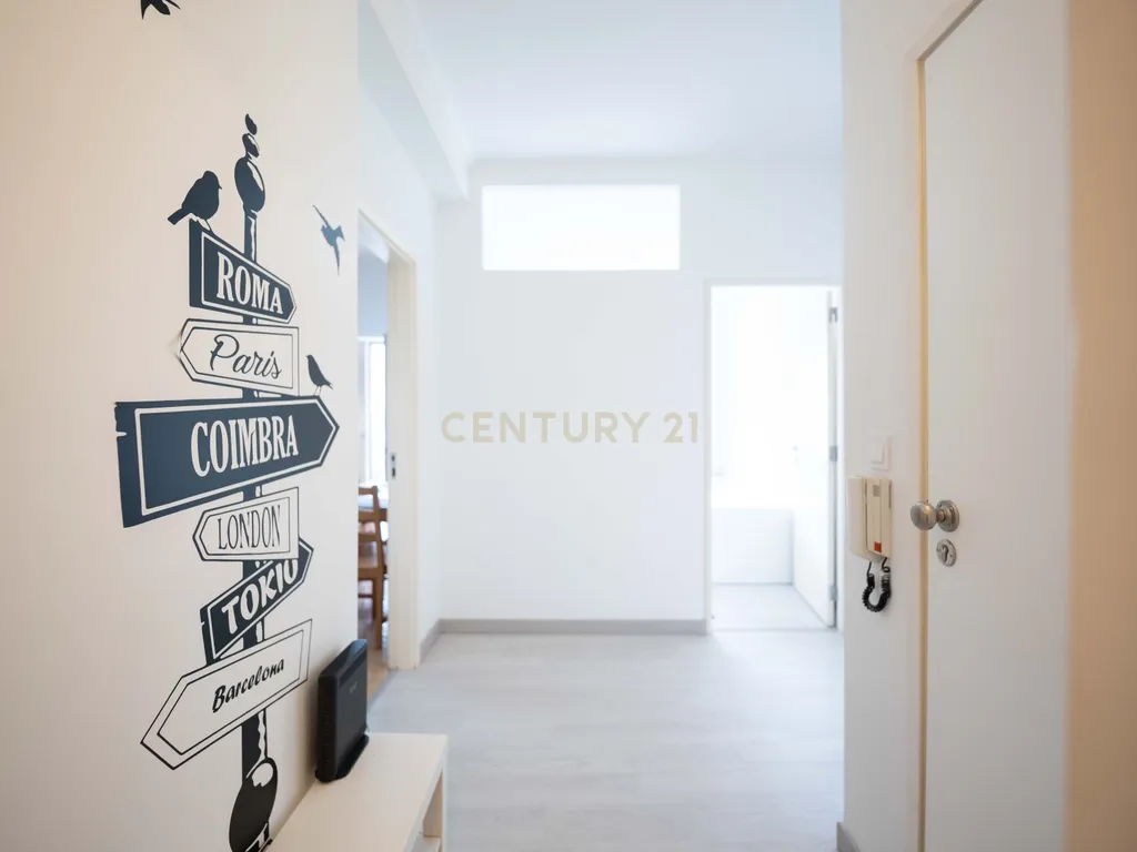 Venda | Apartamento T2 + Sala convertida em dois quartos | Mobilado e equipado na Rua Padre António Vieira em Coimbra - Image 8