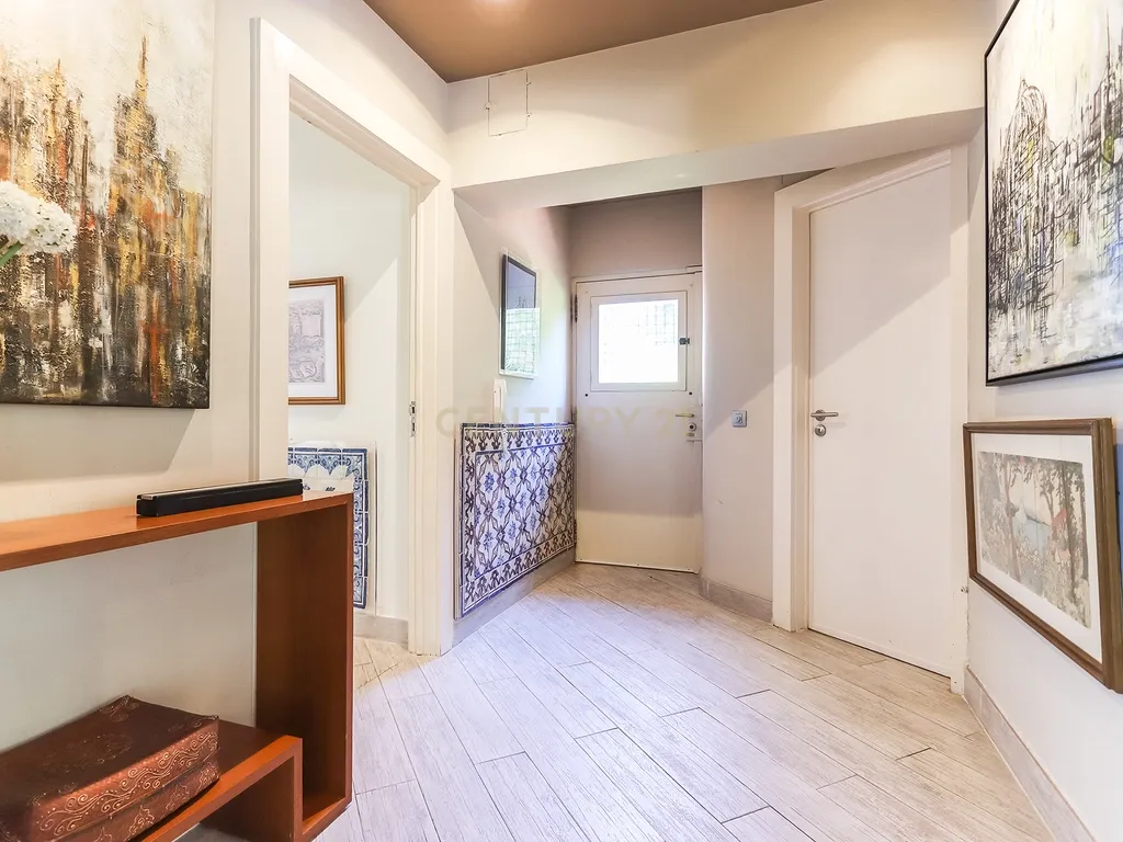 Moradia de 4 Quartos em Cascais e Estoril - Oportunidade Única - Image 11