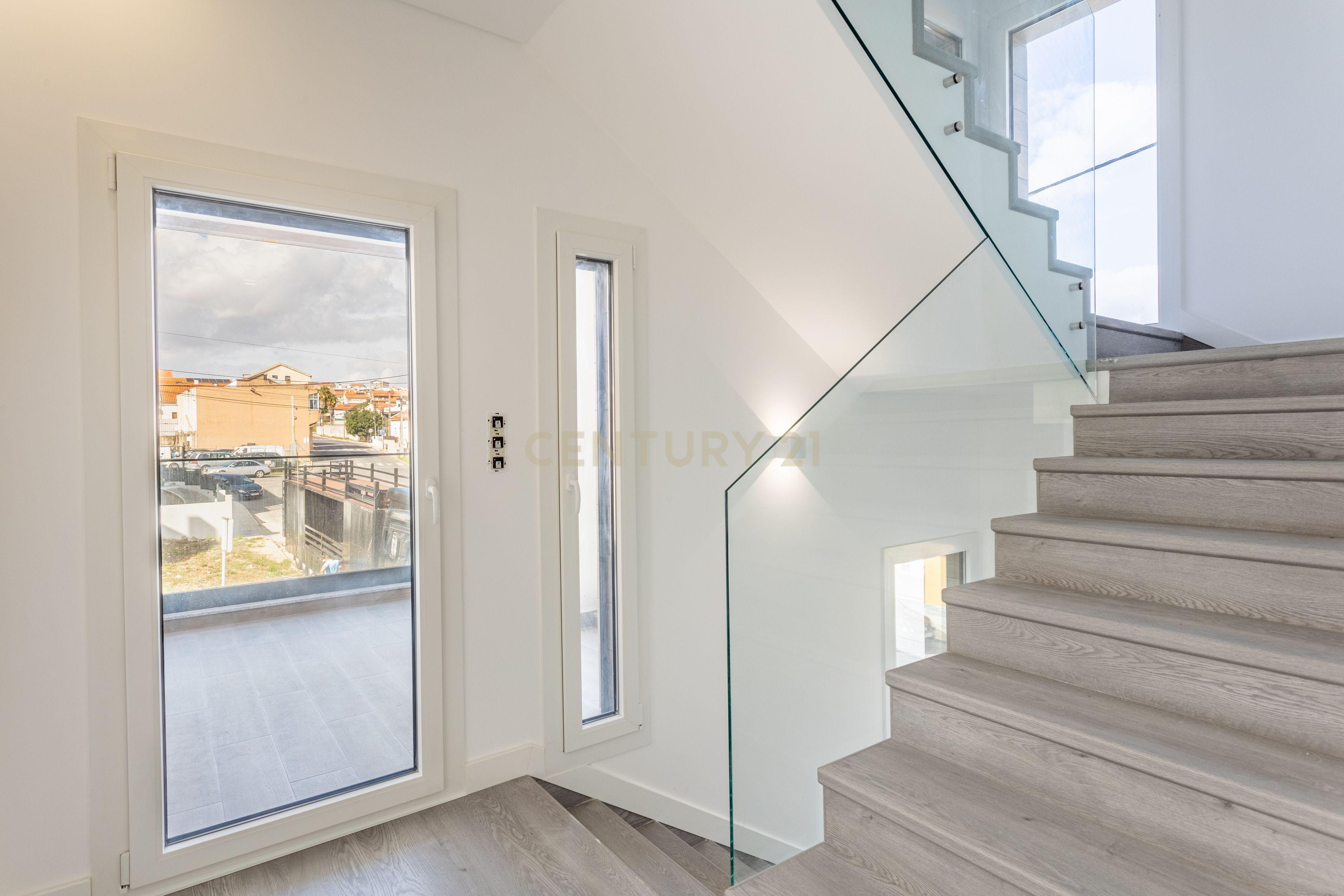 Moradia de luxo V4 no Bairro das Maroitas, São João da Talha - Image 21