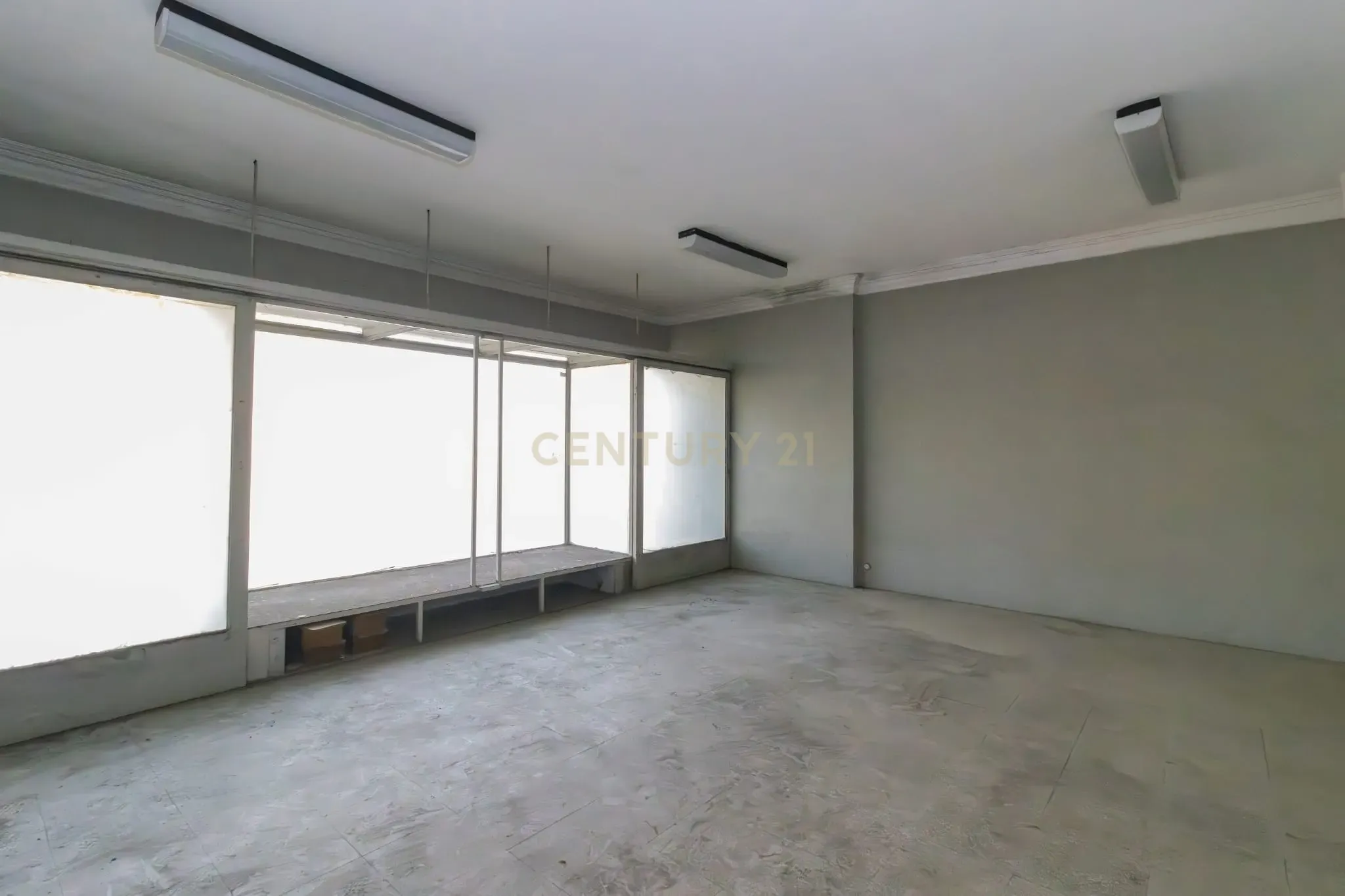 Investimento Único no Coração da Marinha Grande - Image 35