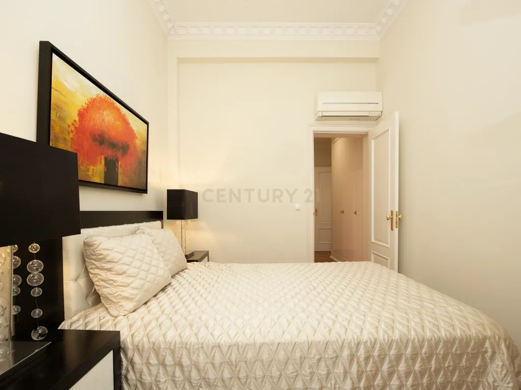 *Apartamento Exclusivo em Edifício Tradicional de Lisboa* - Image 19