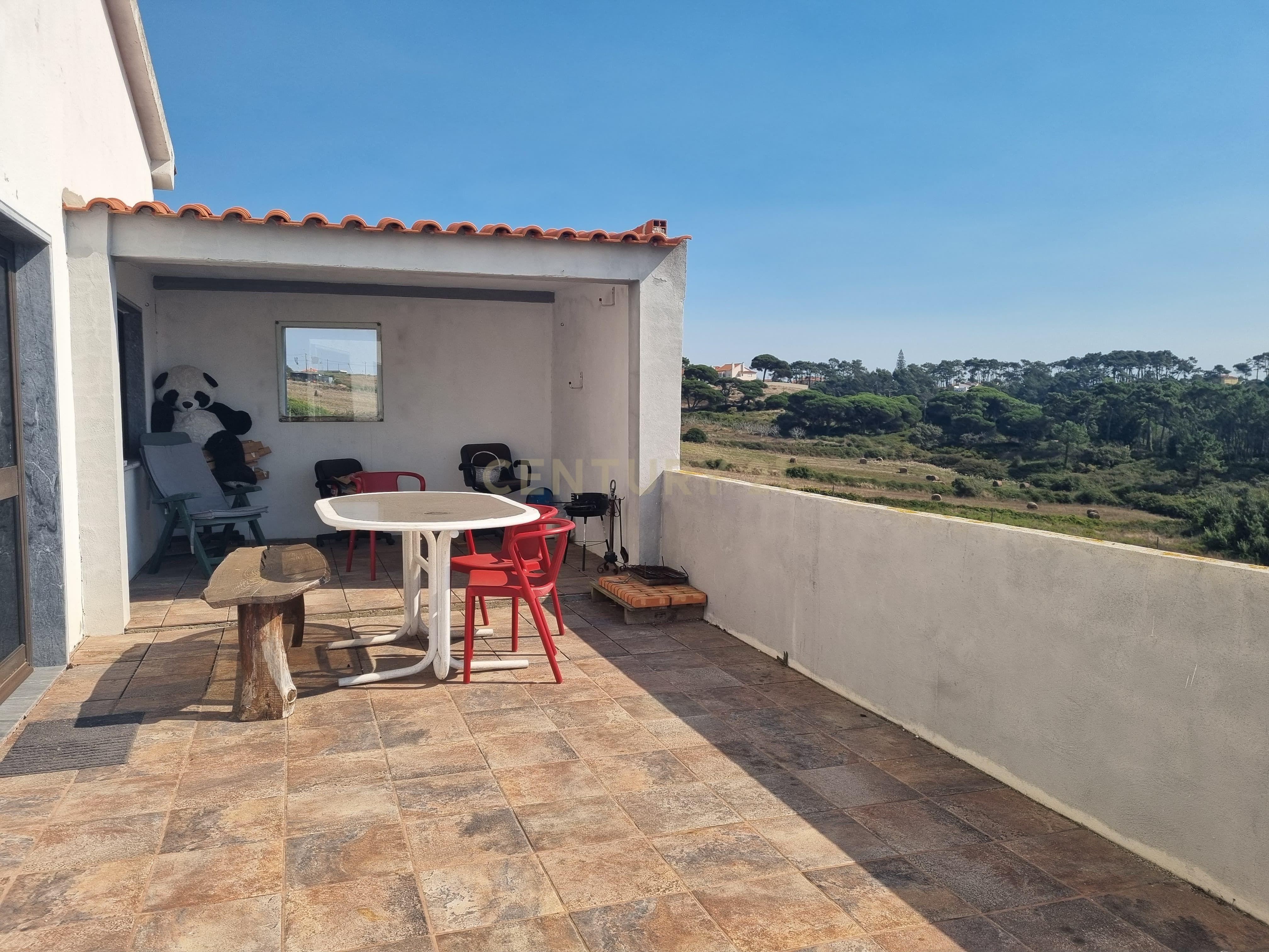 Moradia T3 isolada com vista mar - Image 9