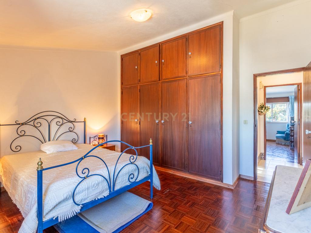 Quinta com 25.800M2 com moradia T6 em Casével, Santarém. - Image 15