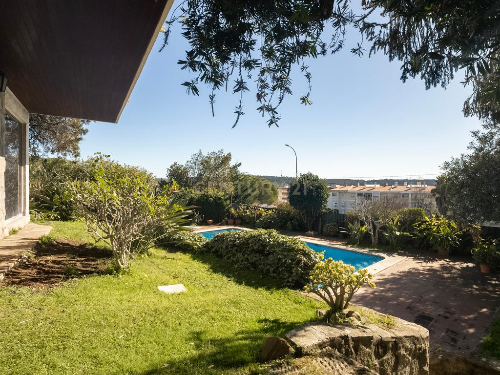 Moradia T4+ com jardim e piscina, em Alfragide. Em Venda! - Image 14