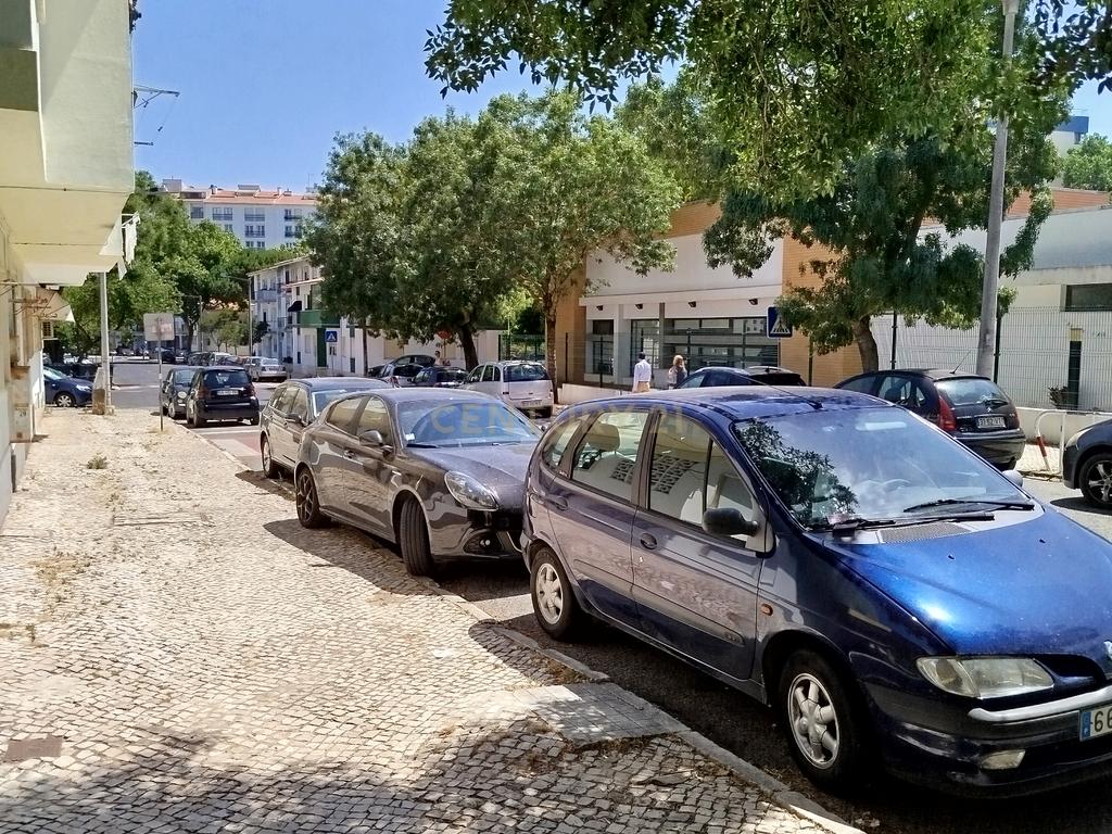 Loja com 25 m2 na Rebelva/Carcavelos - Image 11