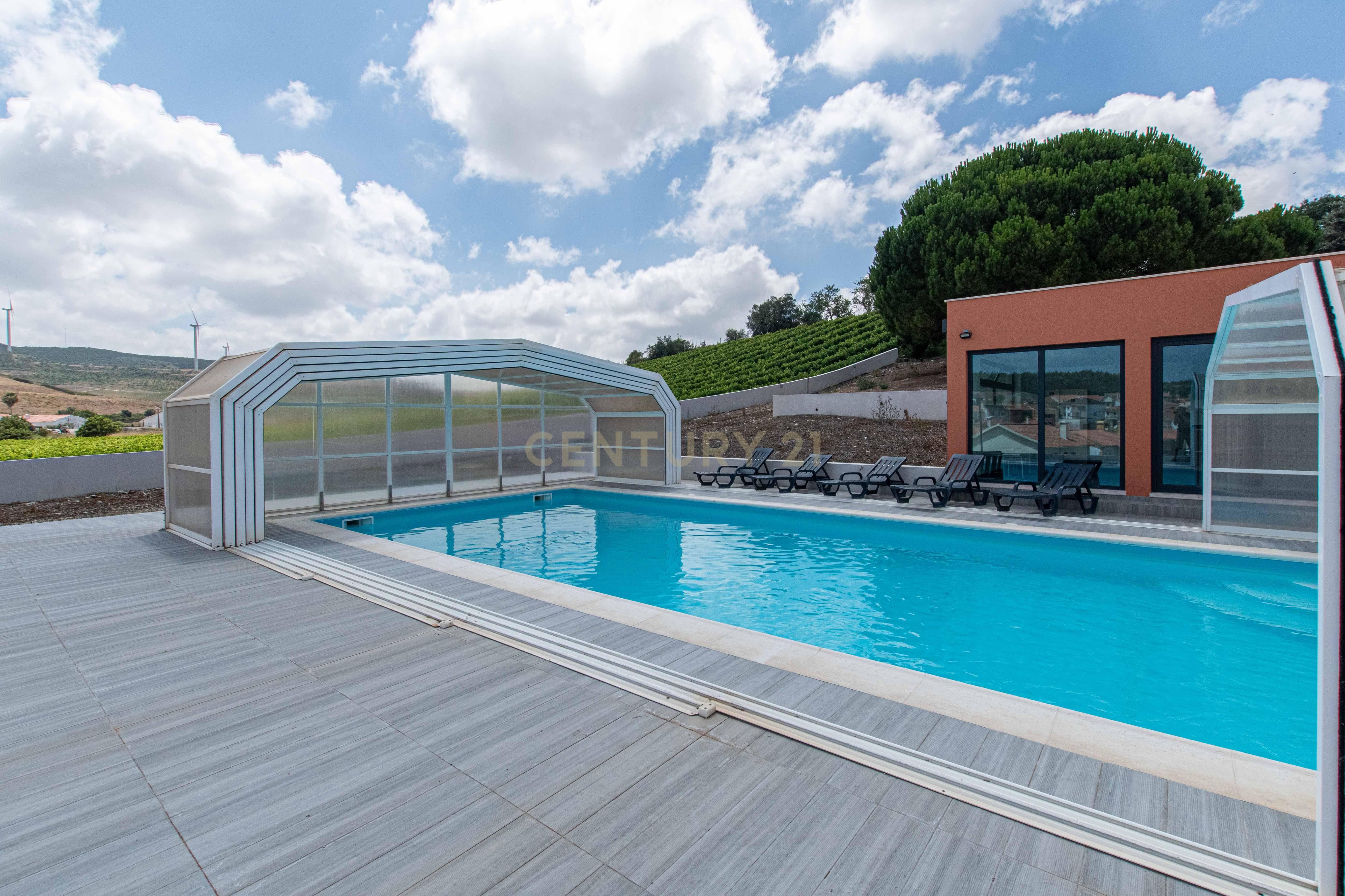 Fotografia 6 de Quinta Contemporânea T5 | Piscina Coberta | 8.280 m² de Terreno | Sobral de Monte Agraço