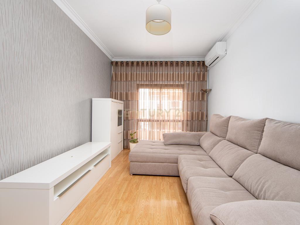 Apartamento T2 no Pinhal Novo com varanda e arrecadação  - Image 11