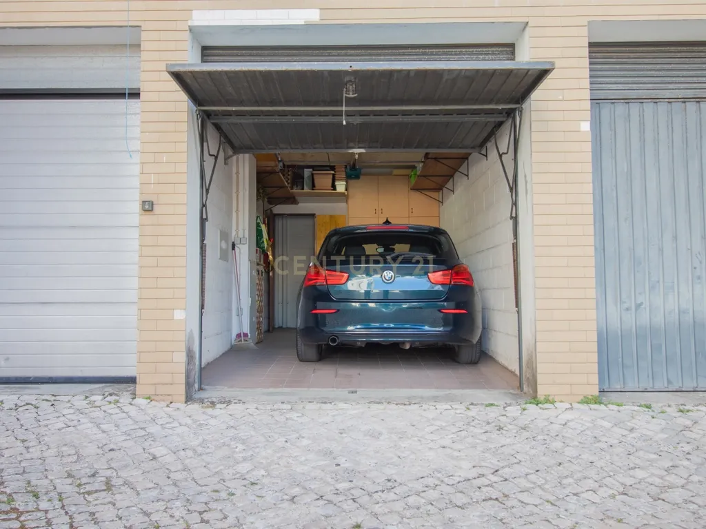 T3 com Terraço, Churrasqueira e Garagem Independente – Figueira da Foz - Image 40