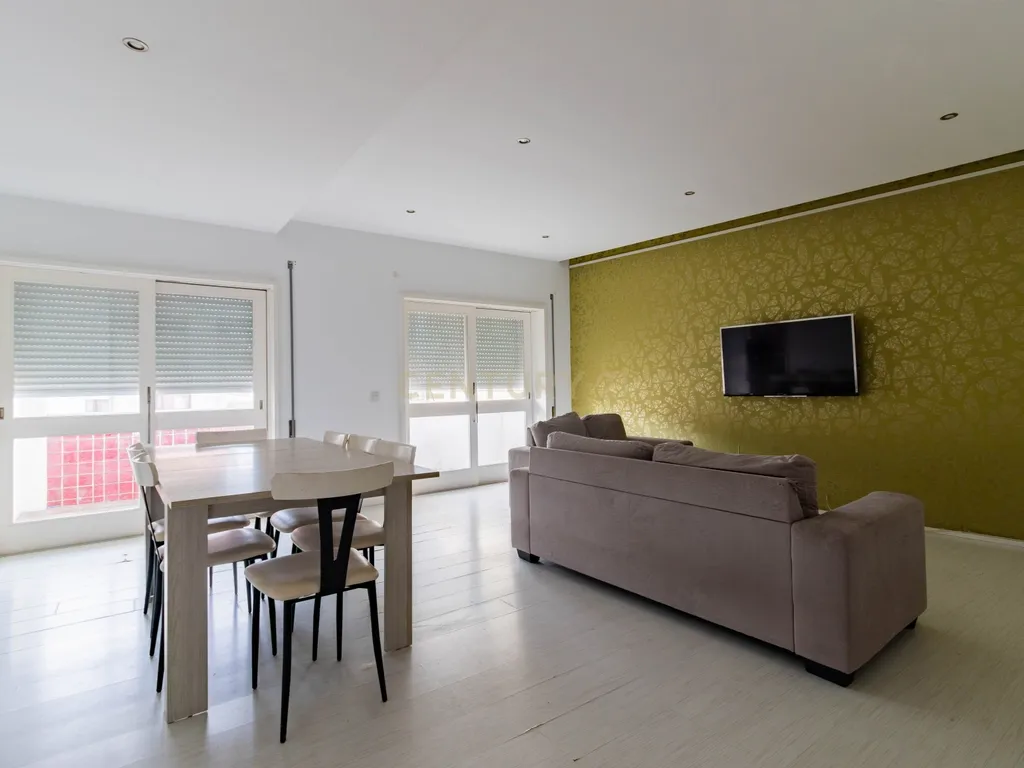 Apartamento T3 na Rua Doutor António José de Almeida 28, Coimbra, Portugal - Image 15
