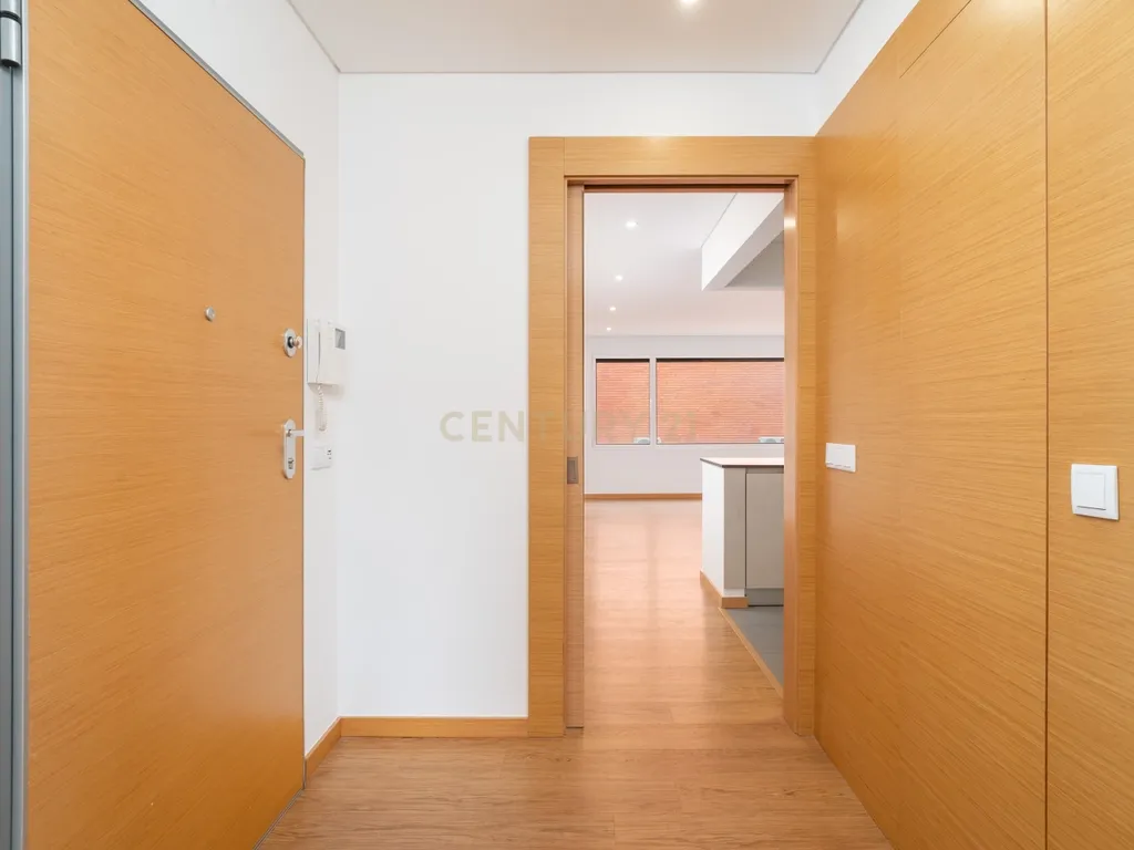 Apartamento T1 com garagem, Olivais, Coimbra - Image 12