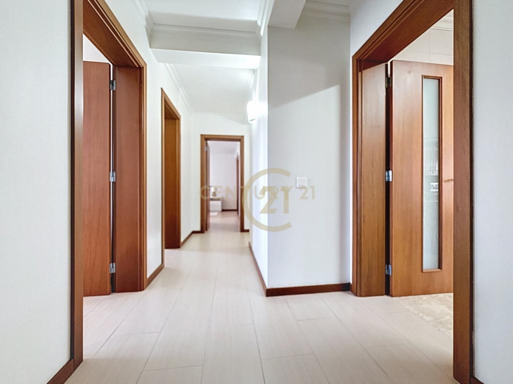 Excelente apartamento T3 em Porto Judeu - Image 13