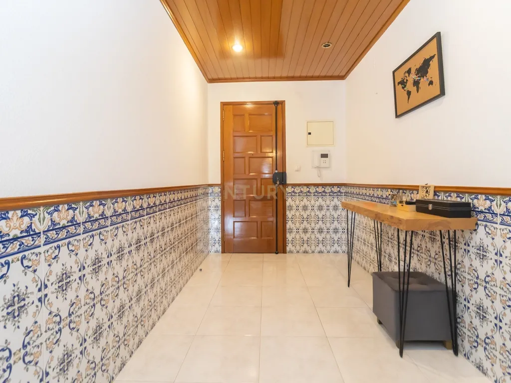 Apartamento T2 com Parqueamento, Elevador, Pronto a Habitar – Uma Oportunidade a Não Perder - Image 8