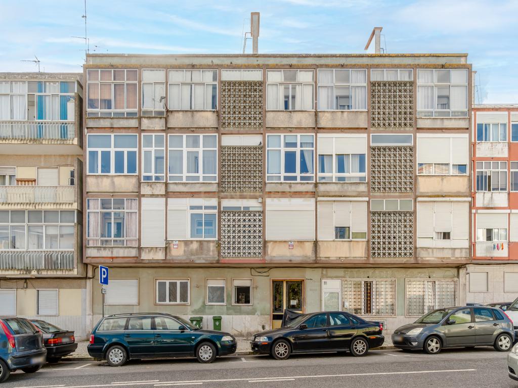 Apartamento Renovado T2 em São Vicente, Lisboa - Image 24