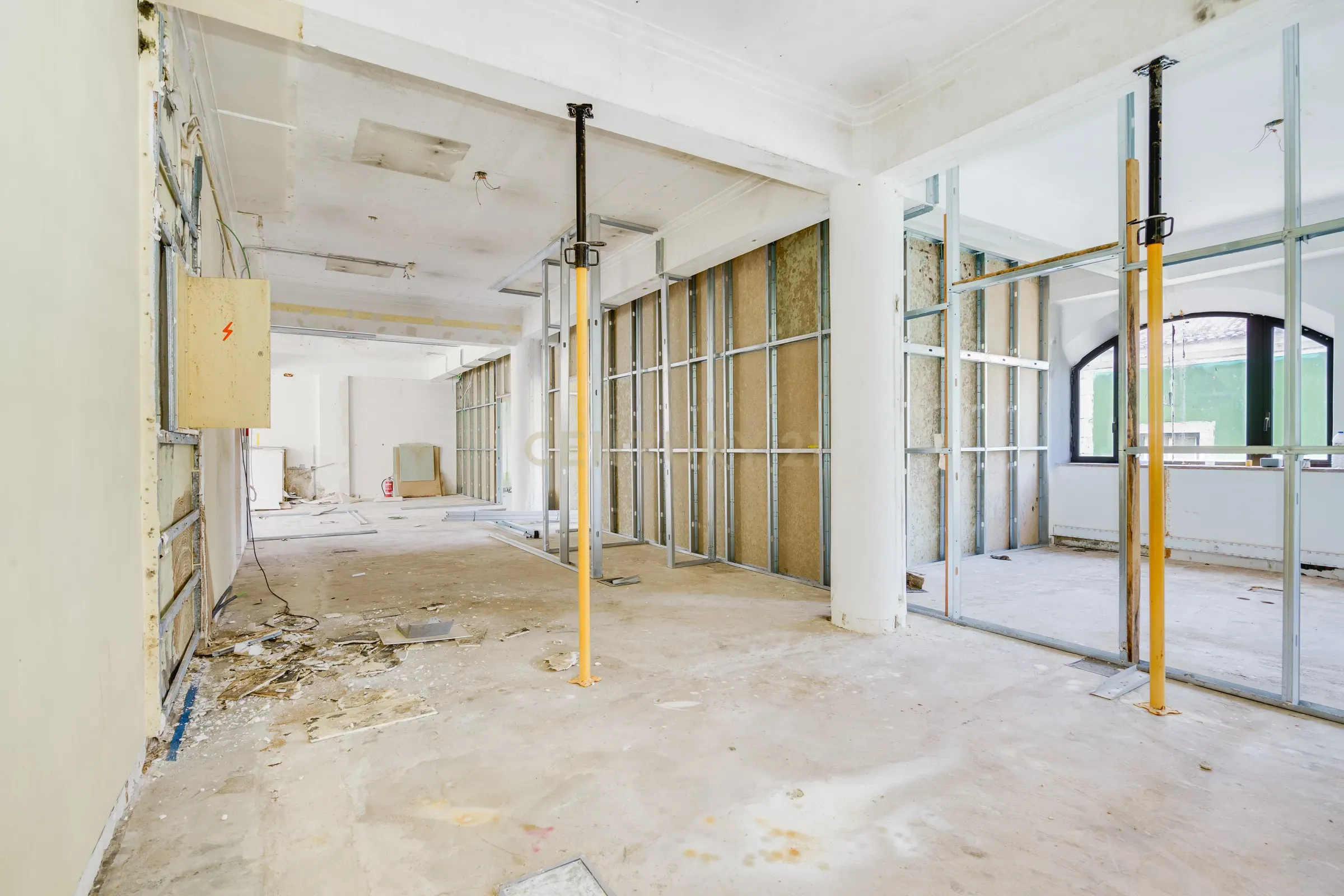 Fotografia 12 de Prédio de Serviços em Alcântara – Projeto Aprovado para Aparthotel com 15 Unidades | Próximo ao LX Factory e Allo | Alcântara Lisbon Offices