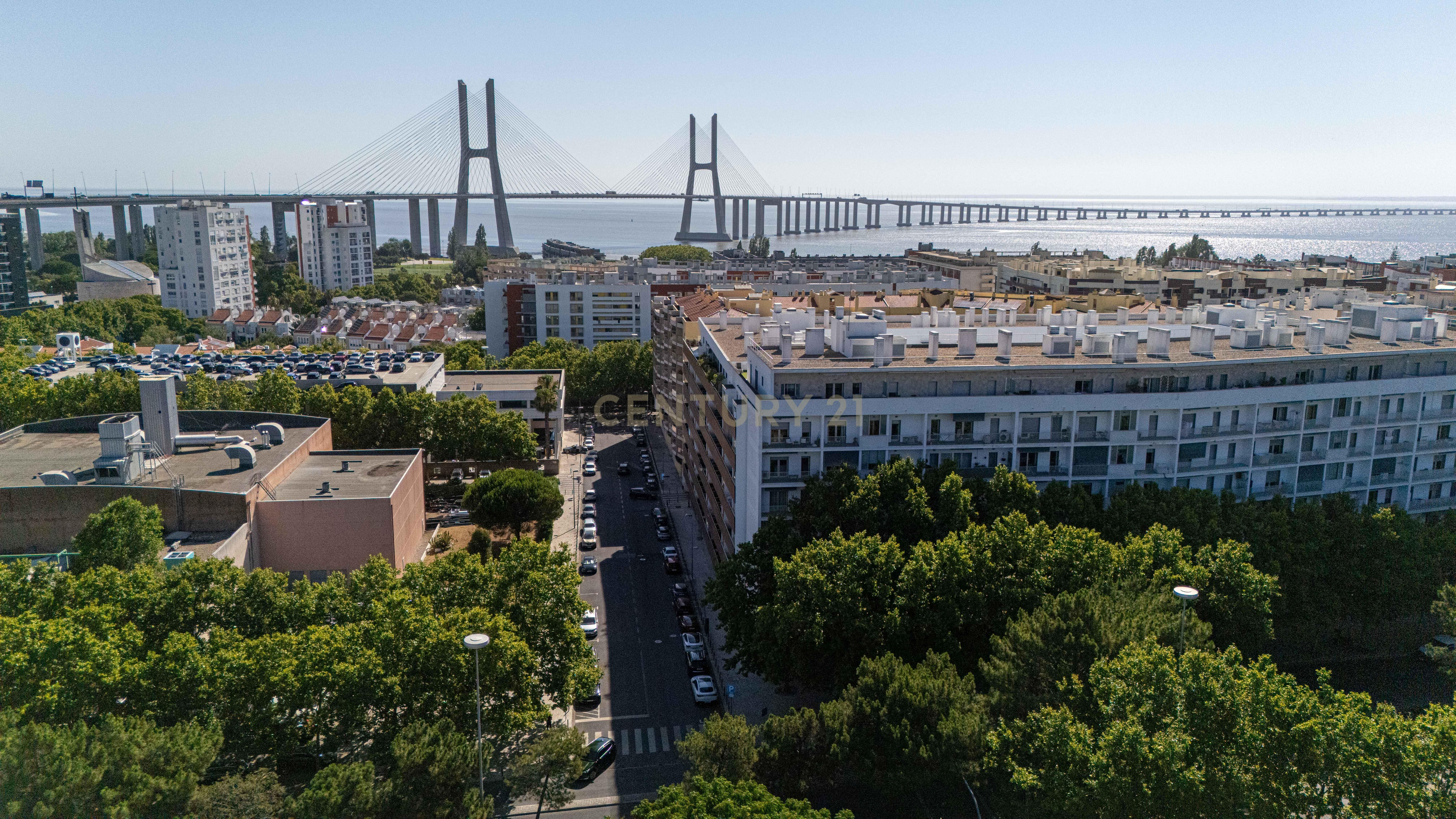 Fotografia 11 de Loja Premium no Parque das Nações | 205 m² | Saída de Fumos | 3 Lugares de Estacionamento