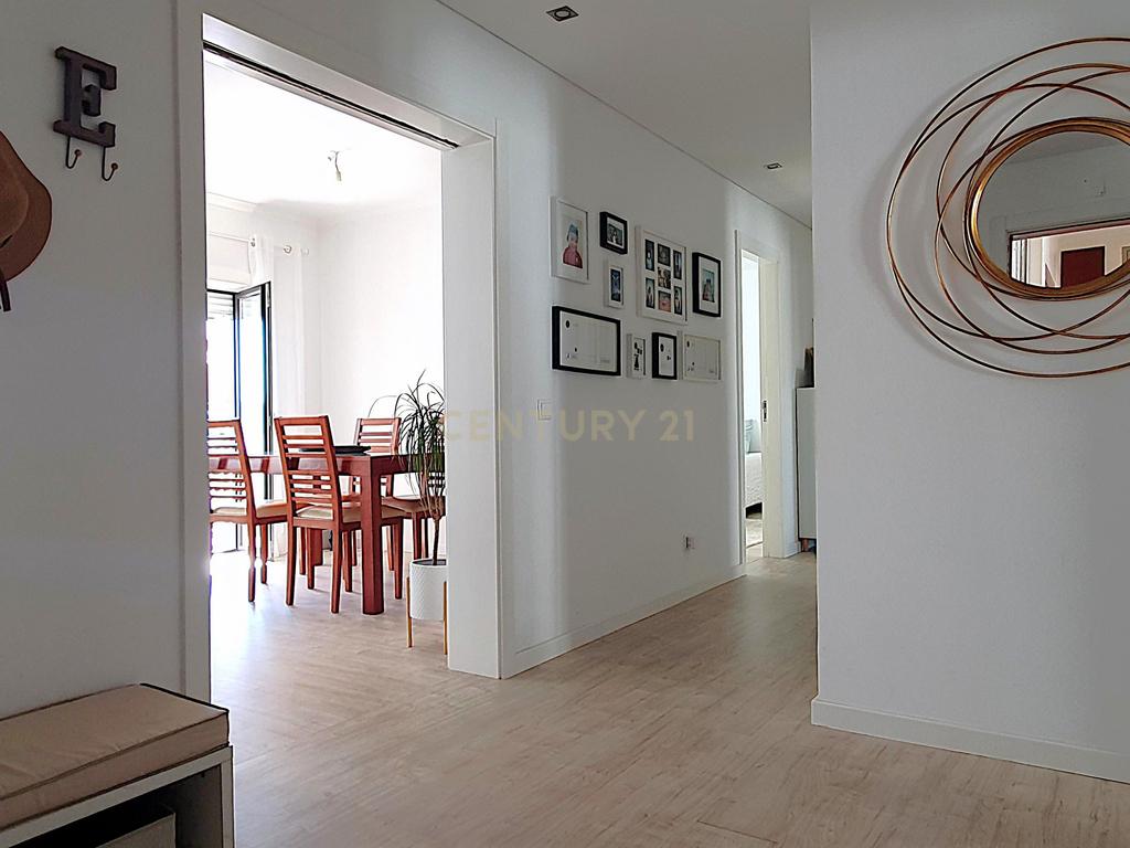 Apartamento T3 I Elevador I Centro Cidade Coimbra - Image 2